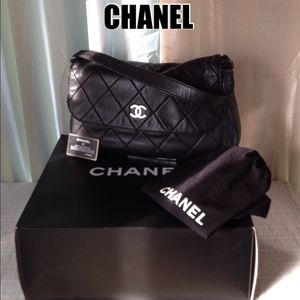 🎉Authentic CHANEL 2006 Calfskin handbag🎉